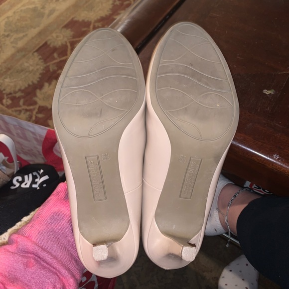 tan heels! - Picture 4 of 4